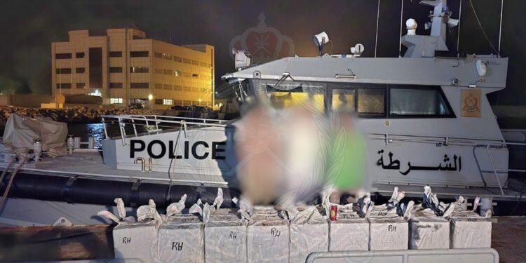 ضبط 3 آسيويين بحوزتهم مشروبات كحولية للاتجار في مسندم