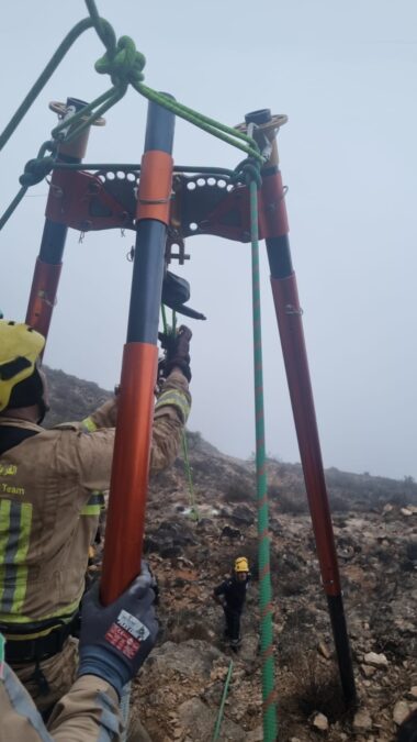 وفاة سائح إثر سقوطه أثناء التسلق في جبل سمحان بولاية مرباط 3 IMG 5366