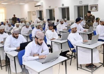 البحرية العمانية تبدأ إجراءات تقييم وقبول الضباط المرشحين للخدمة العسكرية