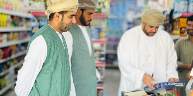 حملة تفتيشية مشتركة لضمان الامتثال لقرار حظر الأكياس البلاستيكية بشمال الشرقية