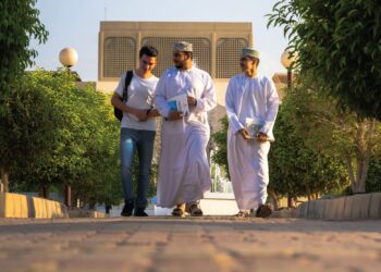 جامعة السلطان قابوس تعلن عن بدء التسجيل في برنامج “آفاق” للطلبة الدوليين والعمانيين