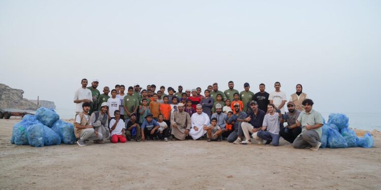 فعاليات بيئية مشتركة بين المجلس البيئي بجنوب الشرقية و الداخليه لتعزيز الوعي بحماية السلاحف في رأس الحد 1 فعاليات بيئية مشتركة بين المجلس البيئي بجنوب الشرقية و الداخليه لتعزيز الوعي بحماية السلاحف في رأس الحد