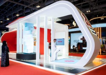 استمتع بتجربة تفاعلية مميزة مع جناح بنك مسقط في معرض كومكس 2025