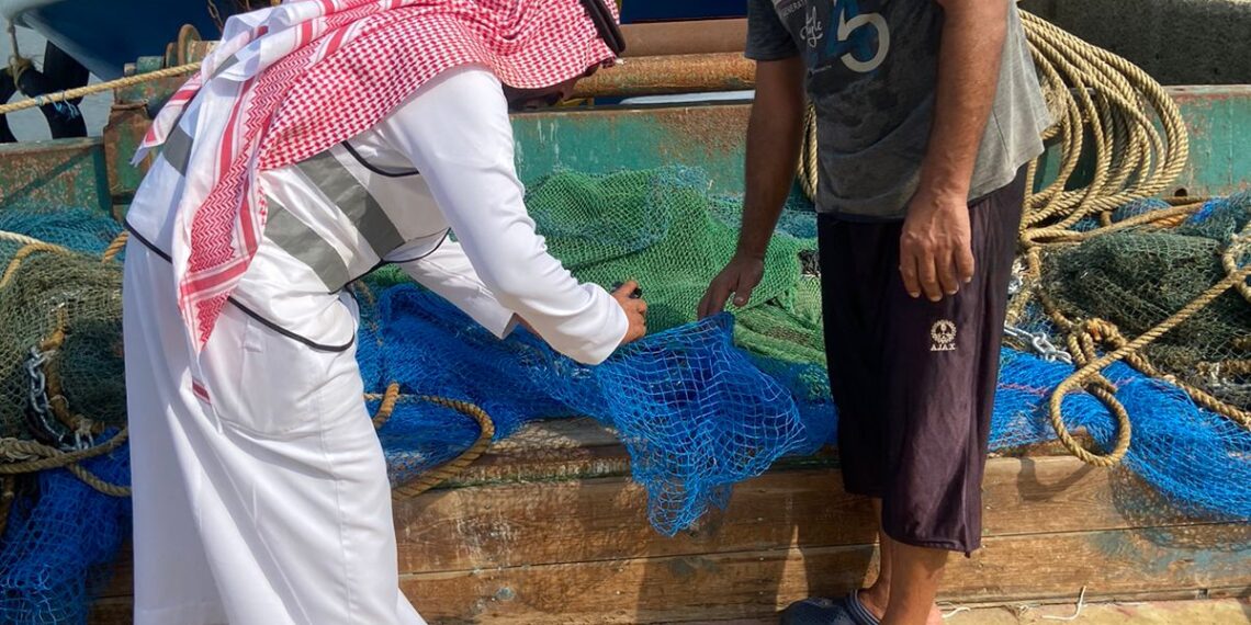 ‏بيئة القنفذة تنفذ جولة تفتيشية على مراكب الصيادين مع بداية موسم صيد الروبيان