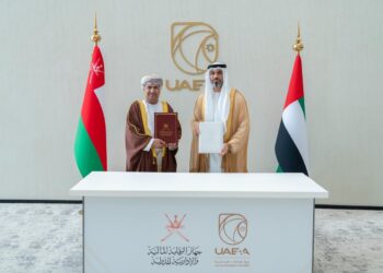 عُمان والإمارات توقعان مذكرة تفاهم لتعزيز مكافحة الفساد والرقابة المالية