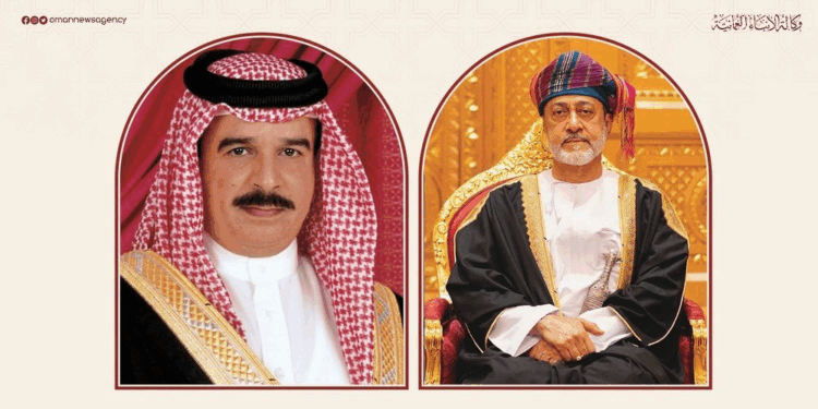 اتصال هاتفي بين جلالة السلطان وأخيه ملك البحرين لتعزيز التعاون الإقليمي والاقتصادي