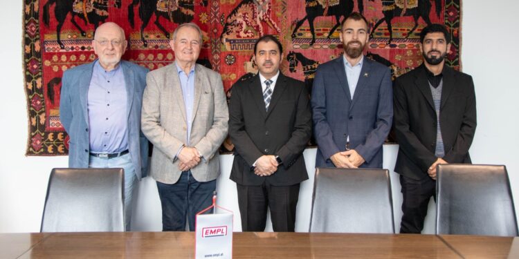 كروة موترز توقع شراكة مع إمبل لتصنيع المركبات التخصصية