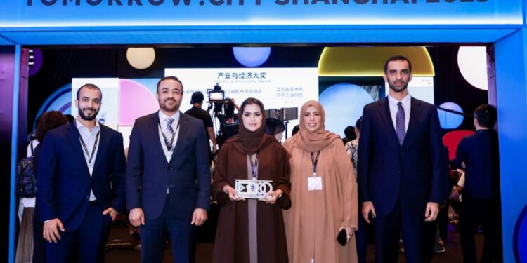 “مدائن” تحصد جائزة أفضل مشروع للتحول الرقمي في مؤتمر "مدينة الغد 2025" بشنغهاي 1 “مدائن” تحصد جائزة أفضل مشروع للتحول الرقمي في مؤتمر “مدينة الغد 2025” بشنغهاي