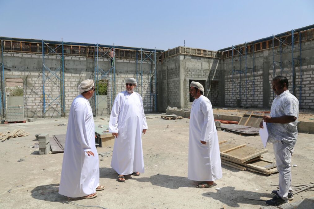 محافظ شمال الشرقية يتابع سير المشاريع التنموية والخدمية في ولايات وادي بني خالد وبدية وسناو 3 efd556b4 d2bf 49b7 8b24 f2e6b3dd80fb