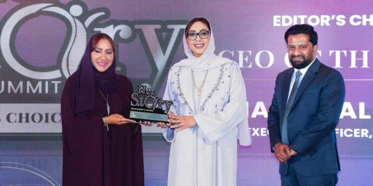 هناء الهنائية تفوز بجائزة “الرئيس التنفيذي للعام” في قمة Her Story