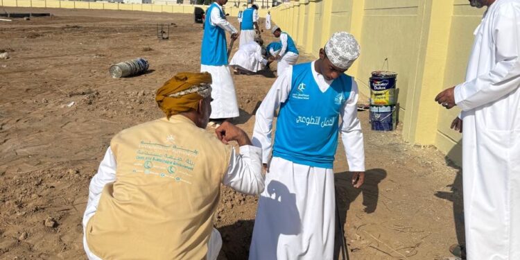 تنفيذ حملة لاستزراع 350 نبتة برية في مدرسة السلطان قابوس للتعليم الأساسي 1 تنفيذ حملة لاستزراع 350 نبتة برية في مدرسة السلطان قابوس للتعليم الأساسي