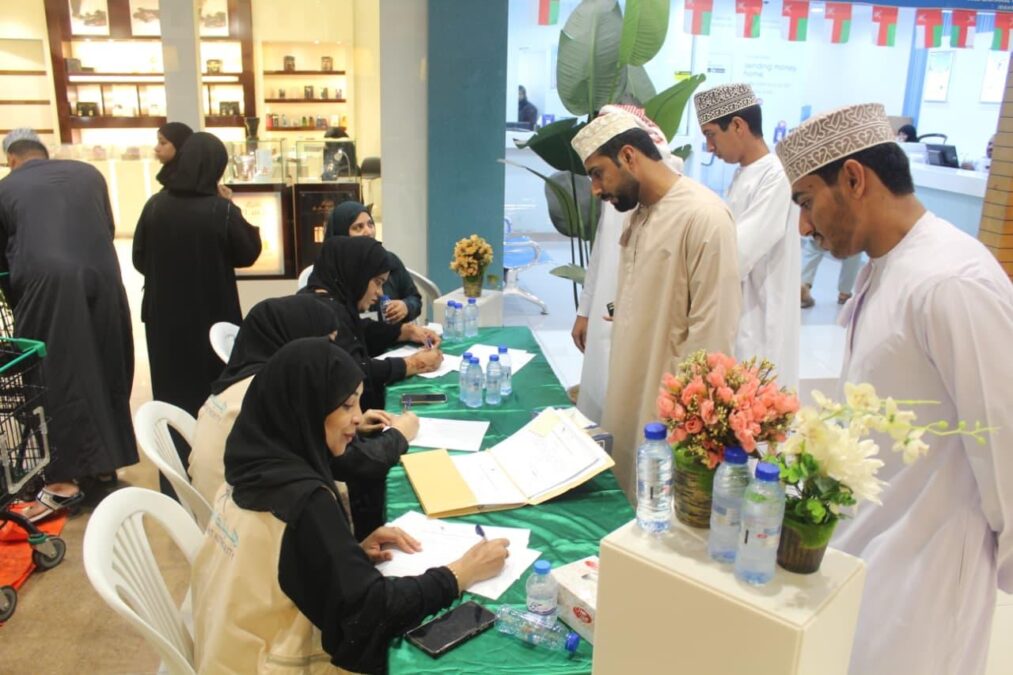 هيئة البيئة بالسويق تنفذ حملة لتوزيع 1600 من الشتلات على المجتمع في الخابورة 2 22c4814a dac2 4a0b b256 5e67e94e645e