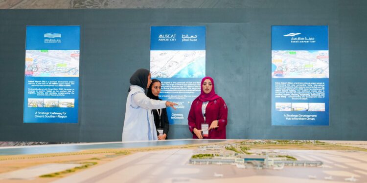 مطارات عُمان تستعرض مشاريع مدن المطارات وفرص الاستثمار في “أكتوبر العمران 2025” 1 مطارات عُمان تستعرض مشاريع مدن المطارات وفرص الاستثمار في “أكتوبر العمران 2025”