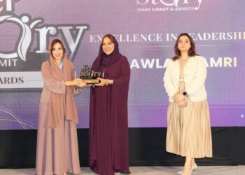 خولة العامرية تفوز بجائزة HerStory للتميّز في القيادة