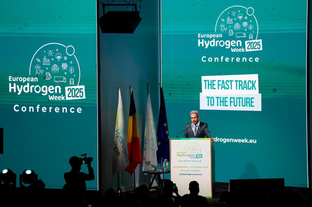 سلطنة عُمان تستعرض منظومتها الوطنية المتكاملة للهيدروجين الأخضر في أسبوع الهيدروجين الأوروبي 2025 2 782681c5 af4a 4791 8f1e c17837c55584