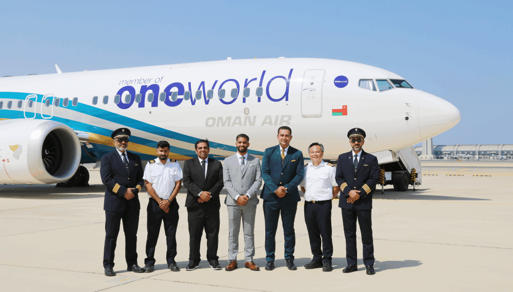Oman Air Welcomes New Boeing 737 in oneworld Livery 1 الطيران العُماني يستقبل طائرته الجديدة “بوينج 737” المصممة بألوان oneworld