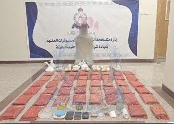 ضبط آسيوي في المصنعة بحوزته مخدرا الكريستال والحشيش بعد تمويههما في عبوة ماء