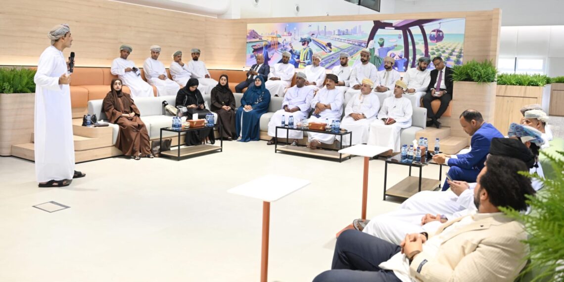 “نزدهر” يعزز تنمية القطاع الخاص والتجارة الخارجية لتحقيق رؤية عُمان 2040 1 “نزدهر” يعزز تنمية القطاع الخاص والتجارة الخارجية لتحقيق رؤية عُمان 2040