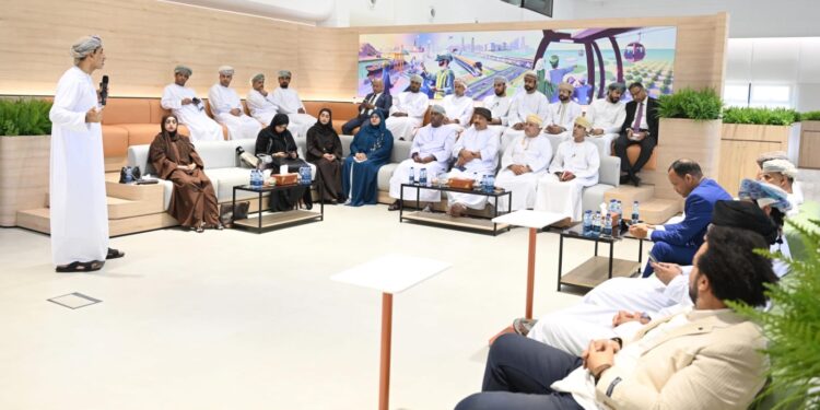 “نزدهر” يعزز تنمية القطاع الخاص والتجارة الخارجية لتحقيق رؤية عُمان 2040