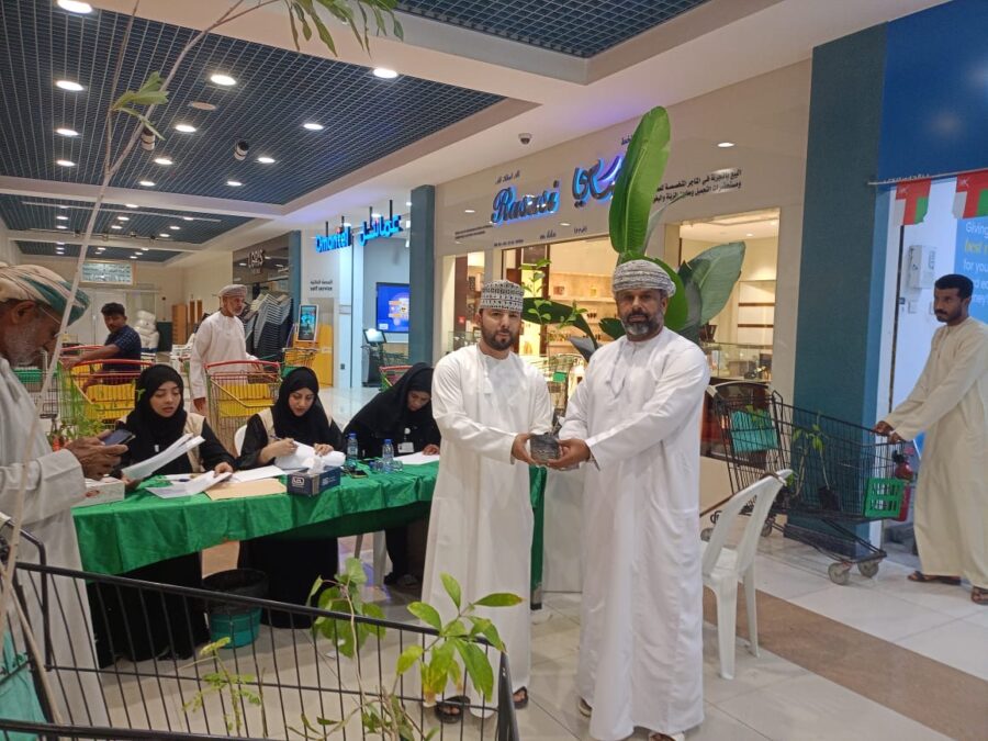 هيئة البيئة بالسويق تنفذ حملة لتوزيع 1600 من الشتلات على المجتمع في الخابورة 3 d47afbe8 4d59 4901 868b a89cd1773a55