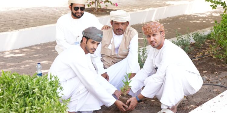 حملة لزراعة 2000 شتلة برية ومثمرة في جامعة التقنية والعلوم التطبيقية بإبراء
