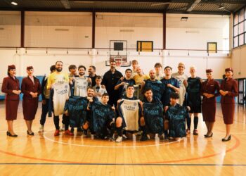 الخطوط الجوية القطرية وبطل كرة القدم ريو فرديناند يقدمان مبادرة Qatar Airways United