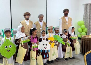 هيئة البيئة ومدرسة الرؤيا تنظمان يوماً توعوياً بيئياً