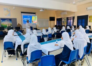 هيئة البيئة بشمال الشرقية تنظم ورشة توعوية بمدرسة الظاهر حول أهمية الغطاء النباتي