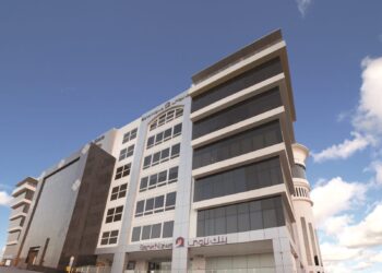 بنك نزوى يدعم النمو الاقتصادي بخدمات مالية متوافقة مع الشريعة