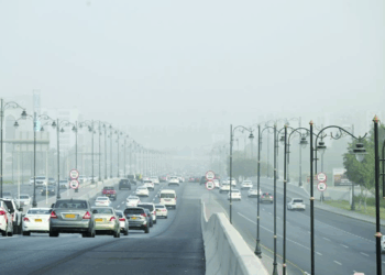 “الأرصاد” تحذر من استمرار تدفق الغبار على المناطق الساحلية لبحر عمان