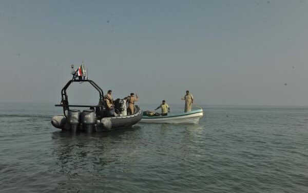 العثور على صيادي السويق سالمين بعد تعطل قاربهم
