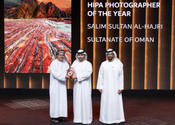 المصور العُماني سالم الحجري يتوّج بجائزة “مصور العام” من هيبا
