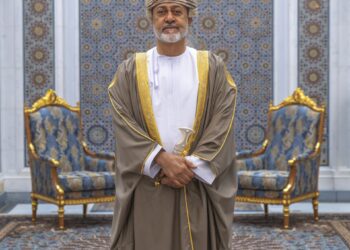 جلالةُ السُّلطان يمنحُ أوسمةً لعدد من أصحاب السُّموّ والمعالي والسّعادة والقادة العسكريين وكبار الضّباط