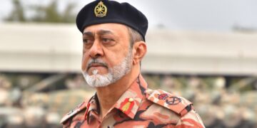 جلالة السلطان المعظم يمنح ضباط القوات المسلحة العمانية وسام عُمان العسكري