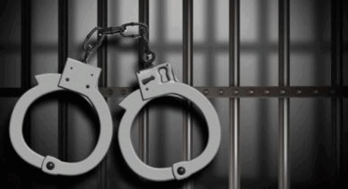 القبض على شخص لارتكابه سرقات من منازل قيد الإنشاء في السيب