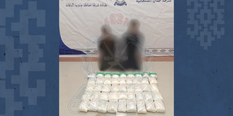 القبض على آسيويَّيْن في بركاء بتهمة الاتجار بالكريستال المخدّر