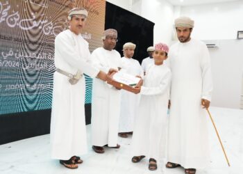 تكريم المدارس الفائزة والطلبة المجيدين في الأنشطة التربوية بجنوب الشرقية