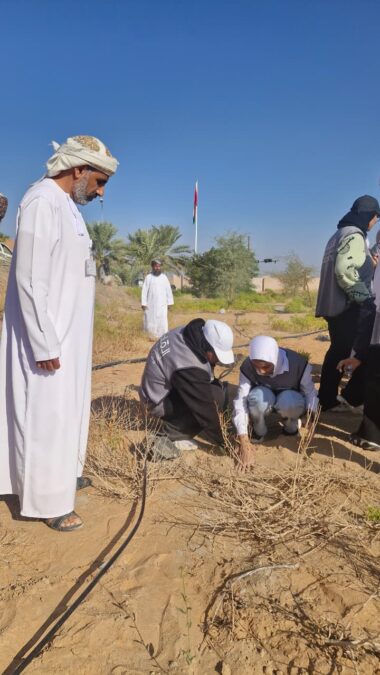 حملة بيئية مشتركة لتشجير وصيانة مشتل بدية في شمال الشرقية 5 f1e6e4e4 3f0c 4adc 9f5d 3c7947b86af1