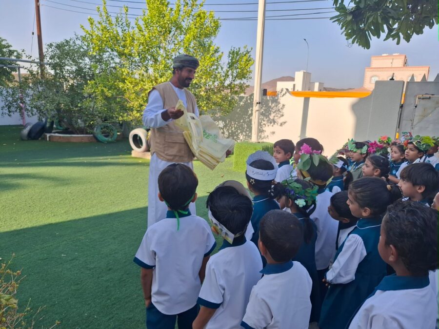 "هيئة البيئة ومدرسة الحايمة تحتفلان بيوم الزراعة العُماني بفعالية المزارع الصغير" 3 f8b1a77b c289 401d aca9 d6cd4c18d10d