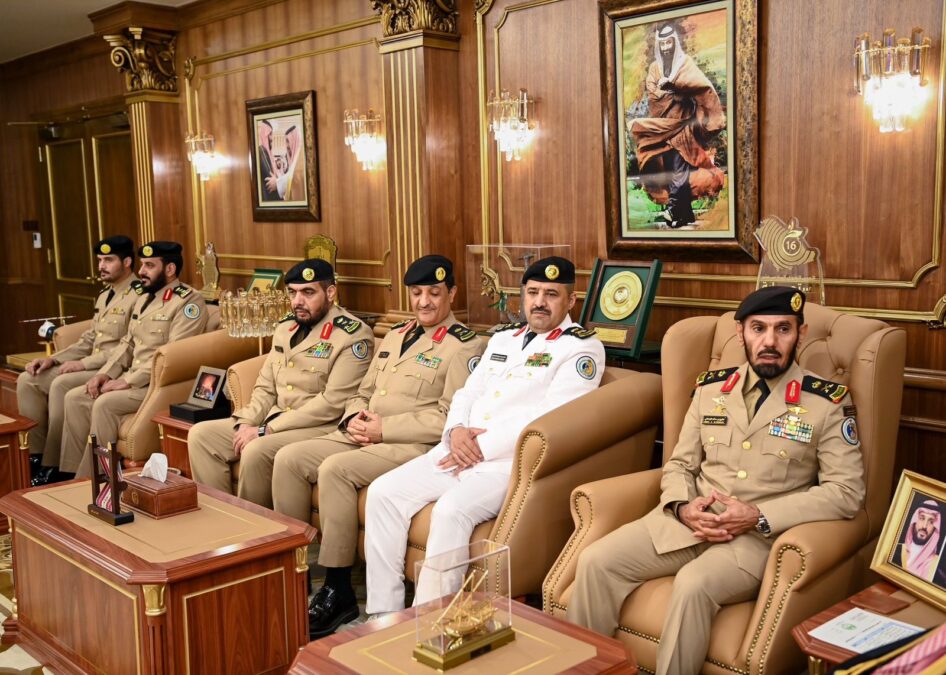 أمير جازان يستقبل مدير عام حرس الحدود 2 6e6f5a1f e27e 40d3 8f16 ff82e9fe89bf