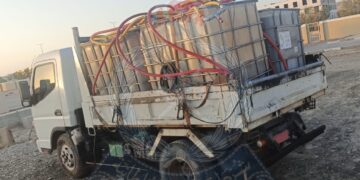 القبض على شخصين لسرقتهما وقود الديزل من محطات الاتصالات في عبري