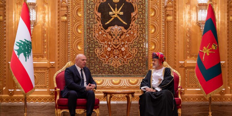 جلالةُ السُّلطان المُعظّم والرئيسُ اللُّبناني يعقدان لقاءً خاصًّا 1 جلالةُ السُّلطان المُعظّم والرئيسُ اللُّبناني يعقدان لقاءً خاصًّا