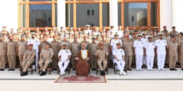 جلالة السلطان المعظم يمنح كبار الضباط ميداليتي “الخدمة الممتازة والثناء السلطاني”