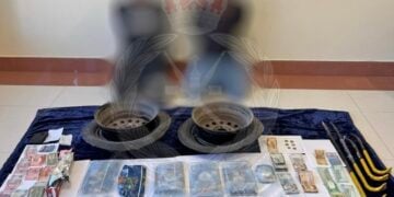 ضبط آسيويَّيْن أخفيا مخدرات في إطارات مركبة بقصد الاتجار في مسندم