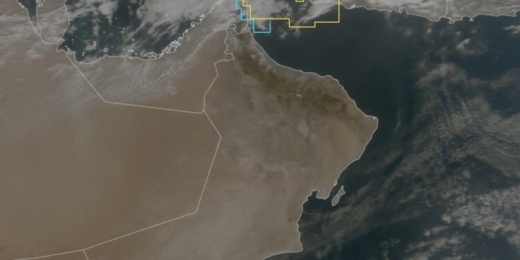خلايا ركامية عميقة تسبب أمطارًا غزيرة وعواصف رعدية اليوم
