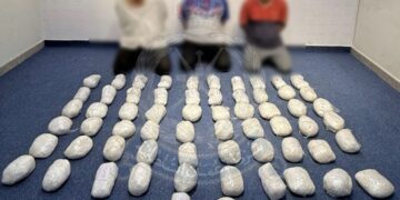 القبض على 3 آسيويين بحوزتهم مخدر الكريستال بالسويق