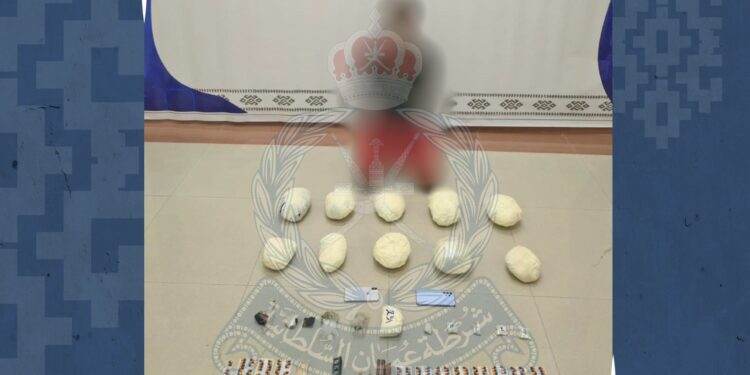 ضبط شخص بحوزته مخدرات ومؤثرات عقلية في بركاء