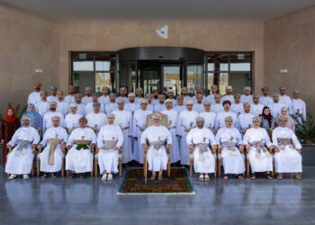 جلالة السلطان المعظم يزور مركز الدفاع الإلكتروني بمسقط