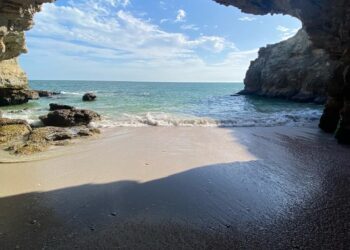 محافظة الوسطى .. مقصد لهواة الرياضات البحرية والبرية والمغامرات