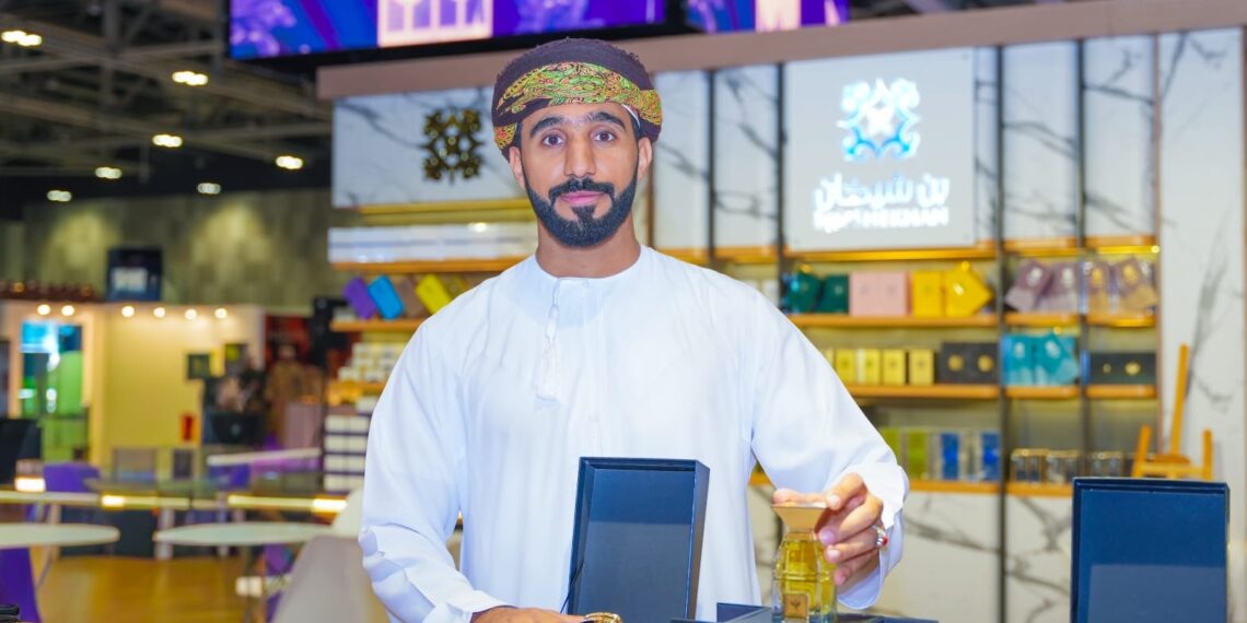 استمرار معرض عُمان للعطور بمشاركة أفضل العلامات المحلية والدولية 1 استمرار معرض عُمان للعطور بمشاركة أفضل العلامات المحلية والدولية